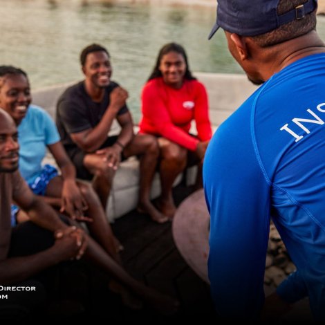 Am I ready for the PADI IDC? Instructor briefing future dive pros before training.